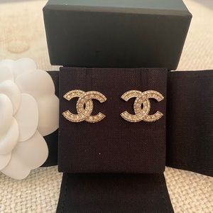 Chanel Champagne Gold Stud CC Earrings Crystals 21